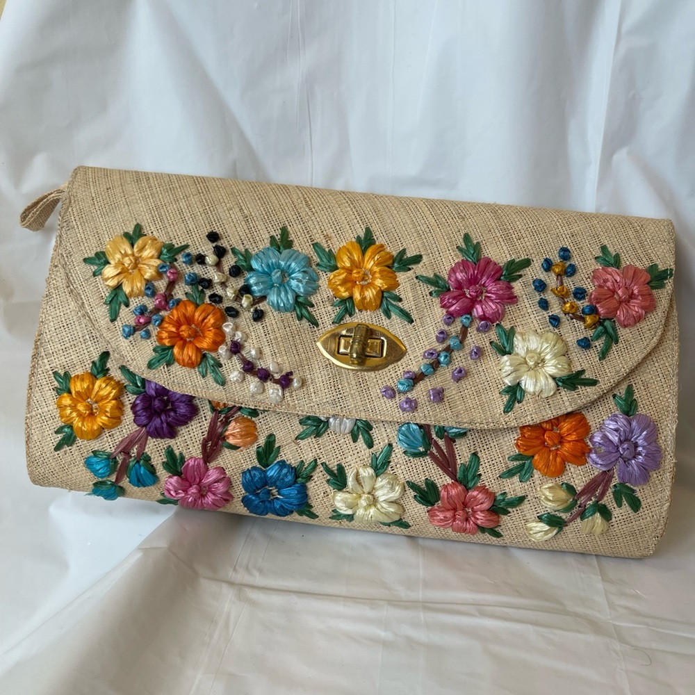 Handmade Raffia Floral Clutch | Woven Straw Boho Resort Bag